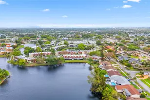 8920 Palm Tree Ln, Pembroke Pines, FL 33024 - Photo 41