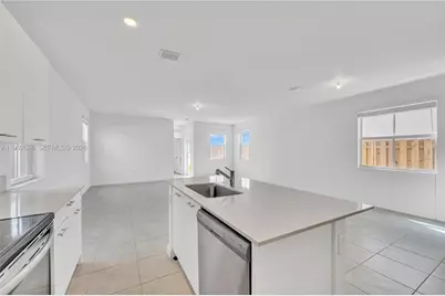 2300 NW 130th St, Miami, FL 33167 - Photo 11