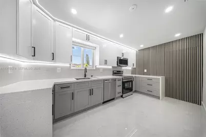 17860 SW 110th Ct, Miami, FL 33157 - Photo 3