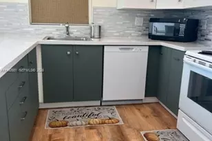 7900 Tatum Waterway Dr, Miami Beach, FL 33141 - Photo 11