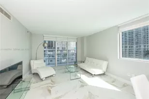 55 SE 6th St, Miami, FL 33131 - Photo 5