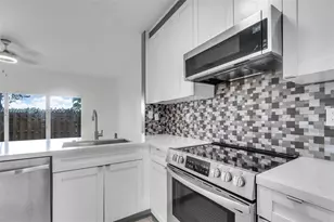 1720 NE 33rd Ave, Homestead, FL 33033 - Photo 9