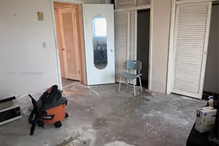 1012 SW 11th St, Hallandale Beach, FL 33009 - Photo 5