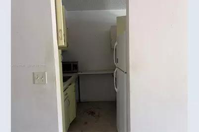 1012 SW 11th St #9N, Hallandale Beach, FL 33009 - Photo 11