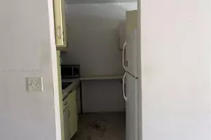 1012 SW 11th St, Hallandale Beach, FL 33009 - Photo 11