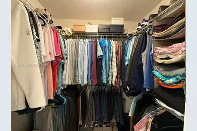 41 SE 5th St #1505, Miami, FL 33131 - Photo 23