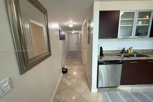 41 SE 5th St, Miami, FL 33131 - Photo 5