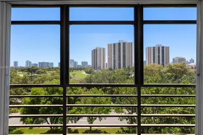 20400 W Country Club Dr #605, Aventura, FL 33180 - Photo 5