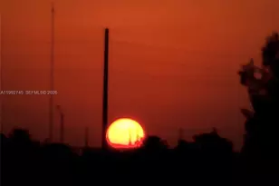 20400 W Country Club Dr, Aventura, FL 33180 - Photo 13