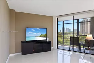 20400 W Country Club Dr, Aventura, FL 33180 - Photo 25