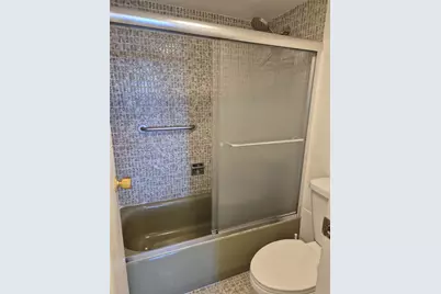 20400 W Country Club Dr #605, Aventura, FL 33180 - Photo 9