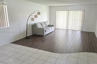 357 Lakeview Dr, Weston, FL 33326 - Photo 9