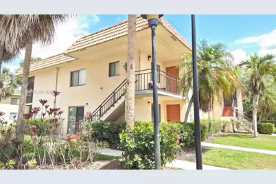 357 Lakeview Dr #201, Weston, FL 33326 - Photo 1