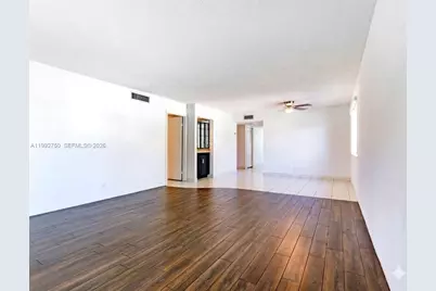 357 Lakeview Dr #201, Weston, FL 33326 - Photo 7