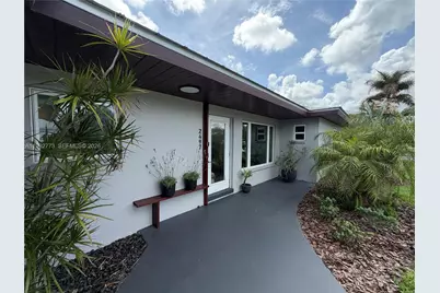 2497 NW South Manor Ave, Stuart, FL 34994 - Photo 3