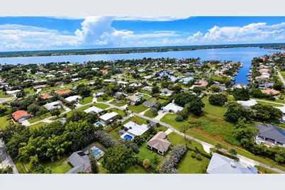 2497 NW South Manor Ave, Stuart, FL 34994 - Photo 45