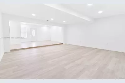 7884 NW 175th St, Hialeah, FL 33015 - Photo 9