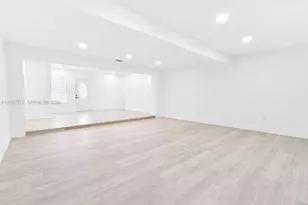 7884 NW 175th St, Hialeah, FL 33015 - Photo 9