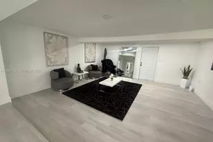 7884 NW 175th St, Hialeah, FL 33015 - Photo 3