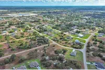 1140 Cummings St E, Lehigh Acres, FL 33974 - Photo 3