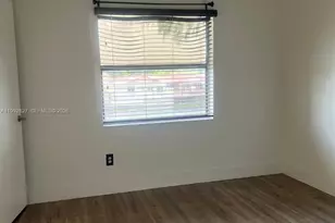 6465 W 27th Ave, Hialeah, FL 33016 - Photo 11