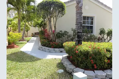 1593 NW 158th Ave, Pembroke Pines, FL 33028 - Photo 3