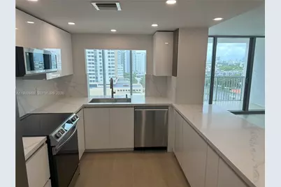 2655 Collins Ave #1204, Miami Beach, FL 33140 - Photo 3