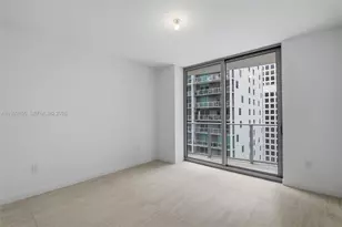 77 SE 5th St, Miami, FL 33131 - Photo 21