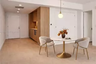 77 SE 5th St, Miami, FL 33131 - Photo 15