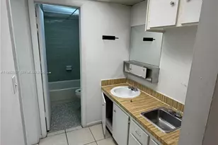 7010 NW 186th St, Hialeah, FL 33015 - Photo 5