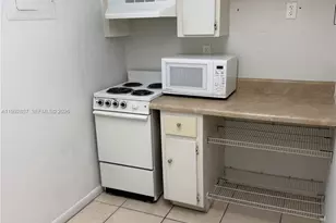 7010 NW 186th St, Hialeah, FL 33015 - Photo 7