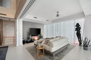1040 Biscayne Blvd, Miami, FL 33132 - Photo 11