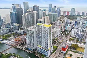 185 SW 7th St, Miami, FL 33130 - Photo 3