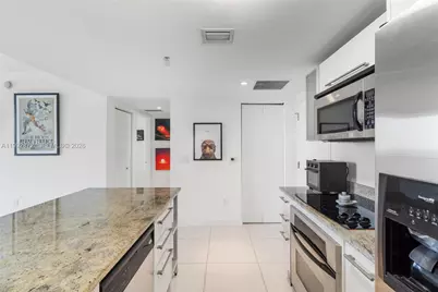 185 SW 7th St #3414, Miami, FL 33130 - Photo 15