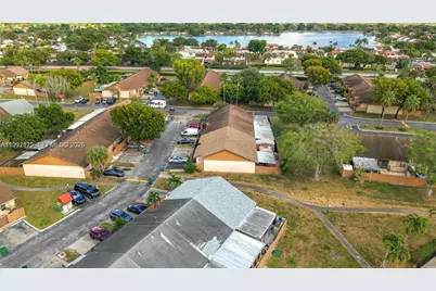 6722 NW 192nd Ln, Hialeah, FL 33015 - Photo 31