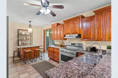 1764 NW 166th Ave, Pembroke Pines, FL 33028 - Photo 5