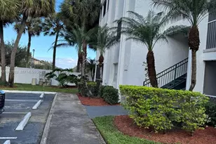 320 NE 12th Ave, Hallandale Beach, FL 33009 - Photo 25