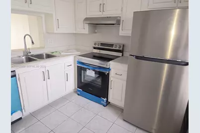 320 NE 12th Ave #703, Hallandale Beach, FL 33009 - Photo 9