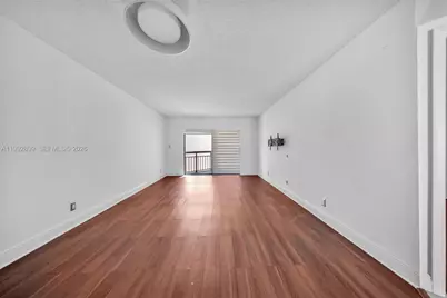 8290 Lake Dr #514, Doral, FL 33166 - Photo 5