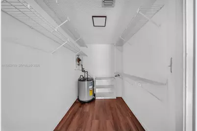 8290 Lake Dr #514, Doral, FL 33166 - Photo 13