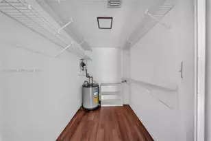 8290 Lake Dr, Doral, FL 33166 - Photo 13