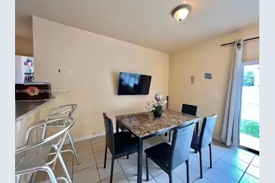 620 SW 7th Ter, Florida City, FL 33034 - Photo 17