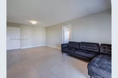 8240 SW 210th St #319, Cutler Bay, FL 33189 - Photo 5