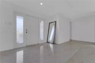 6924 NW 8th Ct, Margate, FL 33063 - Photo 7