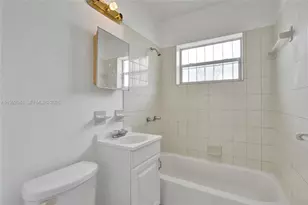 724 NW 6th St, Hallandale Beach, FL 33009 - Photo 15