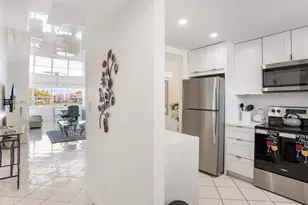 9580 Sunrise Lakes Blvd, Sunrise, FL 33322 - Photo 17