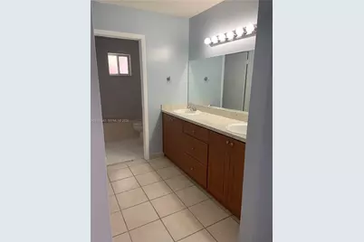 12352 NW 98th Ave, Hialeah Gardens, FL 33018 - Photo 9
