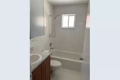 12352 NW 98th Ave, Hialeah Gardens, FL 33018 - Photo 7