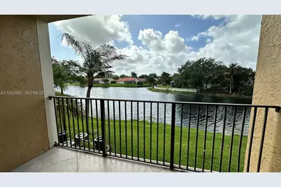 450 W Palm Cir W #207, Pembroke Pines, FL 33025 - Photo 19