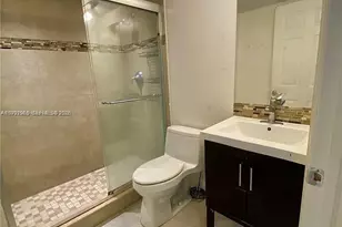 450 W Palm Cir W, Pembroke Pines, FL 33025 - Photo 15